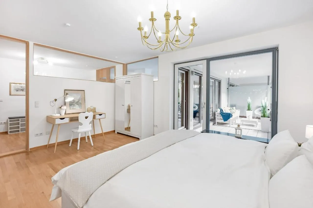 Zwei Zimmer Wohnung Im Stadtzentrum Mit Tiefgaragenplatz Munich 0*,