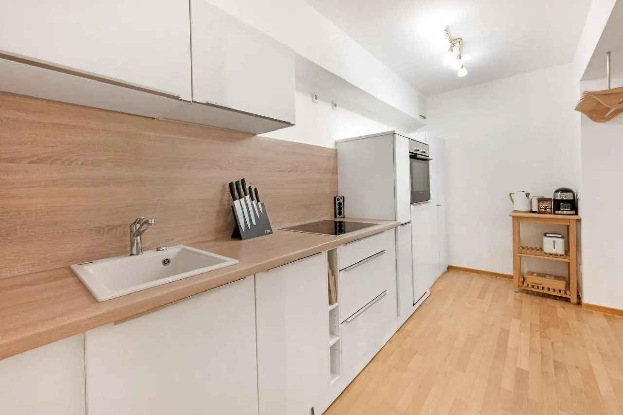 Zwei Zimmer Wohnung Im Stadtzentrum Mit Tiefgaragenplatz Munich Apartment