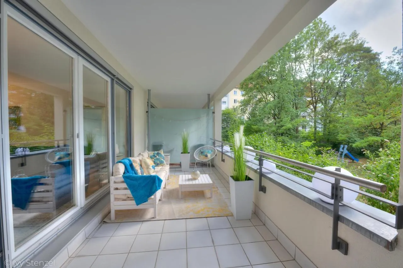 Zwei Zimmer Wohnung Im Stadtzentrum Mit Tiefgaragenplatz Mnichov 0*,  Německo