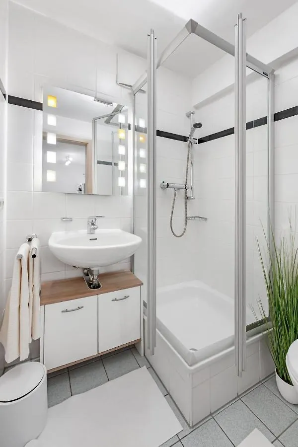 Zwei Zimmer Wohnung Im Stadtzentrum Mit Tiefgaragenplatz Mnichov Apartmán